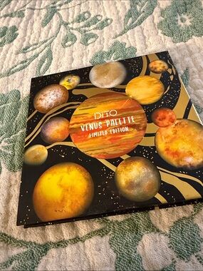 Dito Venus Palette Limited Edition - Golden Orange Eyeshadow